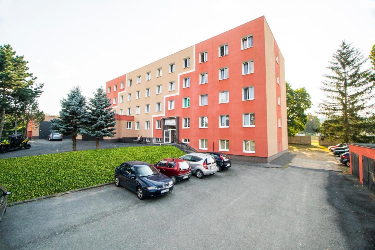 Garni Hotel Tachov Tachov  Dış mekan fotoğraf